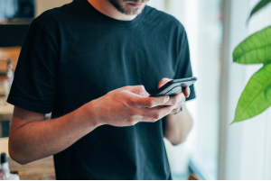 4 Ways Texting Benefits Lenders